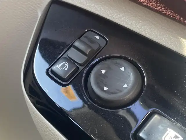 日産 ルークス オーテック 熊本県 2020(令2)年 4.1万km ホワイトパール 純正SDメモリナビ（MM3200-L）/AM/FM/CD/DVD/BT/フルセグTV/TVキャンセラー/バックカメラ（全周囲カメラ）/ETC/ドライブレコーダー（前）/ABS/横滑り防止装置/エマージェンシーブレーキ/車線逸脱警報/先行車発進お知らせ/標識認識機能/ふらつき検知/両側パワースライドドア/ベンチシート/プッシュスタート/スマートキー/ハロゲンヘッドライト/オートライト/ヘッドライトレベライザー/純正革巻きステアリング/ステアリングスイッチ/電動格納ミラー/ウィンカーミラー/ドアバイザー/純正フロアマット