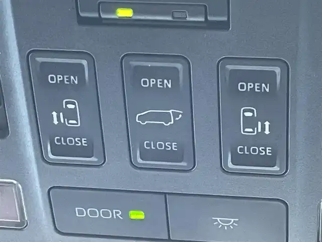 トヨタ ヴェルファイア ハイブリット Z プレミア 東京都 2023(令5)年 2.1万km プラチナホワイトパールマイカ ワンオーナー　/純正14型ディスプレィオーディオ/・BluetoothAudio/・AppleCarPlay/AndroidAuto/ムーンルーフ /ブラウンレザーシート/アラウンドビューモニター /パーキングサポートブレーキ/ブラインドスポットモニター /両側パワースライドドア /パワーバックドア /クリアランスソナー /アドバンストパーク/レーンチェンジアシスト/デジタルインナーミラー/スマホ置くだけ充電/パワーオットマンシート/保証書＆取説/スペアキーX1/ビルトインETC