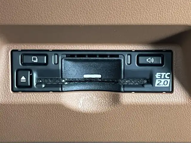 トヨタ ヴェルファイア ハイブリット Z プレミア 東京都 2023(令5)年 2.1万km プラチナホワイトパールマイカ ワンオーナー　/純正14型ディスプレィオーディオ/・BluetoothAudio/・AppleCarPlay/AndroidAuto/ムーンルーフ /ブラウンレザーシート/アラウンドビューモニター /パーキングサポートブレーキ/ブラインドスポットモニター /両側パワースライドドア /パワーバックドア /クリアランスソナー /アドバンストパーク/レーンチェンジアシスト/デジタルインナーミラー/スマホ置くだけ充電/パワーオットマンシート/保証書＆取説/スペアキーX1/ビルトインETC