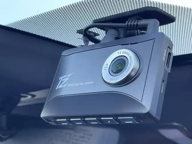 トヨタ ヴェルファイア ハイブリット Z プレミア 東京都 2023(令5)年 2.1万km プラチナホワイトパールマイカ ワンオーナー　/純正14型ディスプレィオーディオ/・BluetoothAudio/・AppleCarPlay/AndroidAuto/ムーンルーフ /ブラウンレザーシート/アラウンドビューモニター /パーキングサポートブレーキ/ブラインドスポットモニター /両側パワースライドドア /パワーバックドア /クリアランスソナー /アドバンストパーク/レーンチェンジアシスト/デジタルインナーミラー/スマホ置くだけ充電/パワーオットマンシート/保証書＆取説/スペアキーX1/ビルトインETC