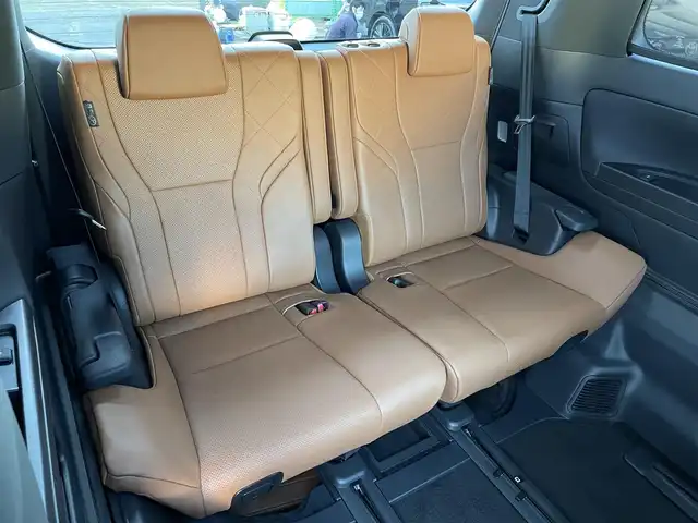 トヨタ ヴェルファイア ハイブリット Z プレミア 東京都 2023(令5)年 2.1万km プラチナホワイトパールマイカ ワンオーナー　/純正14型ディスプレィオーディオ/・BluetoothAudio/・AppleCarPlay/AndroidAuto/ムーンルーフ /ブラウンレザーシート/アラウンドビューモニター /パーキングサポートブレーキ/ブラインドスポットモニター /両側パワースライドドア /パワーバックドア /クリアランスソナー /アドバンストパーク/レーンチェンジアシスト/デジタルインナーミラー/スマホ置くだけ充電/パワーオットマンシート/保証書＆取説/スペアキーX1/ビルトインETC