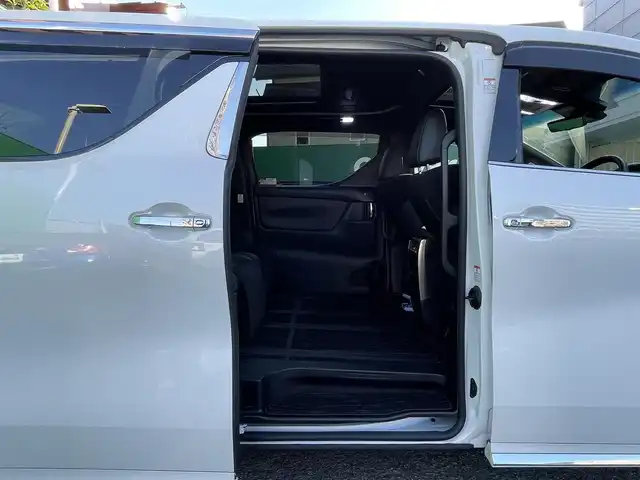 トヨタ アルファードハイブリット S タイプゴールドⅡ 東京都 2021(令3)年 1.7万km ホワイトパールクリスタルシャイン ワンオーナー/純正ナビ/・フルセグTV/Bluetooth/DVD/Tコネクト/JBLプレミアムサウンド/ツインムーンルーフ/フリップダウンモニター/デジタルインナーミラー/パノラミックビューモニター/両側電動スライドドア/電動リアゲート/純正ドライブレコーダー（DRD-H68)/セーフティセンス/レーダークルーズコントロール/レーンキープアシスト/衝突軽減システム/前後コーナーセンサー/LEDライト/フロントフォグランプ/オートハイビーム/オットマン/スペアキー×1/ETC2.0/保証書/取扱説明書/記録簿