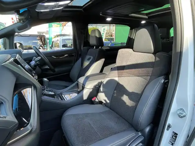 トヨタ アルファードハイブリット S タイプゴールドⅡ 東京都 2021(令3)年 1.7万km ホワイトパールクリスタルシャイン ワンオーナー/純正ナビ/・フルセグTV/Bluetooth/DVD/Tコネクト/JBLプレミアムサウンド/ツインムーンルーフ/フリップダウンモニター/デジタルインナーミラー/パノラミックビューモニター/両側電動スライドドア/電動リアゲート/純正ドライブレコーダー（DRD-H68)/セーフティセンス/レーダークルーズコントロール/レーンキープアシスト/衝突軽減システム/前後コーナーセンサー/LEDライト/フロントフォグランプ/オートハイビーム/オットマン/スペアキー×1/ETC2.0/保証書/取扱説明書/記録簿