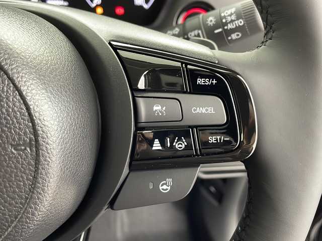 ホンダ ヴェゼル ハイブリッド e:HEV Z 鹿児島県 2025(令7)年 0.1千km クリスタルブラックパール 登録済未使用車/ホンダセンシング/純正ディスプレイオーディオ/(BT/Applecarplay/Androidauto/AM/FM/フルセグTV)/パドルシフト/レーダークルーズコントロール/レーンキープアシスト/純正ビルトインETC2.0/チップアップシート/ハーフレザーシート/前席シートヒーター/電動パワーバックドア/純正18インチアルミホイール/前後コーナーセンサー/オートマチックハイビーム/純正LEDヘッドライト/ブラインドスポットモニター/取扱説明書/保証書