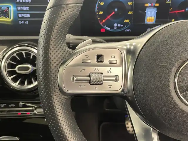 メルセデス・ベンツ ＣＬＡ２００ｄ AMGライン 岡山県 2020(令2)年 1.6万km デジタルホワイト パノラマガラスサンルーフ/レザーシート/シートヒーター/純正ナビ/360°カメラ/ワイヤレスチャージ/LEDヘッドライト/HUD/パークトロニック/パドルシフト/キーレスゴー/ESP/道路標識ASST/アクティブレーンキーキングASST/アテンションASST/ブラインドスポットASST/レーンチェンジASST/アンビエントライト/インテリジェントライトシステム