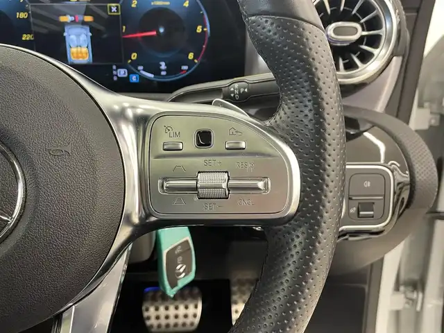 メルセデス・ベンツ ＣＬＡ２００ｄ AMGライン 岡山県 2020(令2)年 1.6万km デジタルホワイト パノラマガラスサンルーフ/レザーシート/シートヒーター/純正ナビ/360°カメラ/ワイヤレスチャージ/LEDヘッドライト/HUD/パークトロニック/パドルシフト/キーレスゴー/ESP/道路標識ASST/アクティブレーンキーキングASST/アテンションASST/ブラインドスポットASST/レーンチェンジASST/アンビエントライト/インテリジェントライトシステム