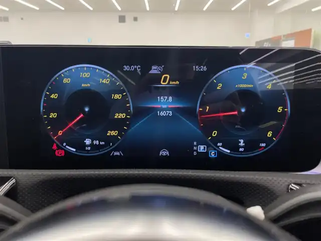 メルセデス・ベンツ ＣＬＡ２００ｄ AMGライン 岡山県 2020(令2)年 1.6万km デジタルホワイト パノラマガラスサンルーフ/レザーシート/シートヒーター/純正ナビ/360°カメラ/ワイヤレスチャージ/LEDヘッドライト/HUD/パークトロニック/パドルシフト/キーレスゴー/ESP/道路標識ASST/アクティブレーンキーキングASST/アテンションASST/ブラインドスポットASST/レーンチェンジASST/アンビエントライト/インテリジェントライトシステム