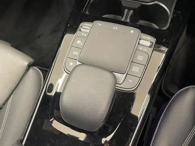 メルセデス・ベンツ ＣＬＡ２００ｄ AMGライン 岡山県 2020(令2)年 1.6万km デジタルホワイト パノラマガラスサンルーフ/レザーシート/シートヒーター/純正ナビ/360°カメラ/ワイヤレスチャージ/LEDヘッドライト/HUD/パークトロニック/パドルシフト/キーレスゴー/ESP/道路標識ASST/アクティブレーンキーキングASST/アテンションASST/ブラインドスポットASST/レーンチェンジASST/アンビエントライト/インテリジェントライトシステム