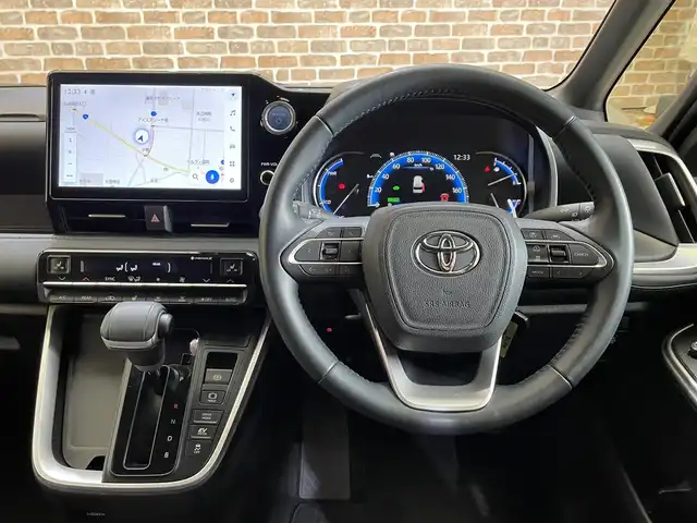 トヨタ ヴォクシー ハイブリッド S－Z 岩手県 2022(令4)年 3.8万km スパークリングブラックパールクリスタルシャイン ４WD/寒冷地仕様/14型有機EL後席モニター/快適利便パッケージHi/ハンズフリーデュアルパワースライドドア/パワーバックドア/トヨタセーフティセンス/レーダークルーズコントロール/レーントレーシングアシスト/プリクラッシュセーフティ/クリアランスソナー/オートマチックハイビーム/ナノイーX/AC100V1500Wアクセサリーコンセント/シートヒーター/ステアリングヒーター/10.5型ディスプレイオーディオ/（ナビ/CD/DVD/フルセグ/USB/Bluetooth/HDMI/AppleCarPlay/AndroidAuto/ミラキャスト）/バックカメラ/ドライブレコーダー/ETC2.0/LEDヘッドライト/純正アルミホイール