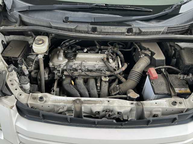 トヨタ ノア S Gエディション 東京都 2010(平22)年 10.8万km ホワイトパールクリスタルシャイン 純正HDDナビ/【フルセグ・DVD再生可・CD】/純正フリップダウンモニター/ETC/両側パワースライドドア/バックカメラ/ウォークスルー＆チップアップシート/純正フロアマット/純正16インチアルミホイール/オートライト/ABS