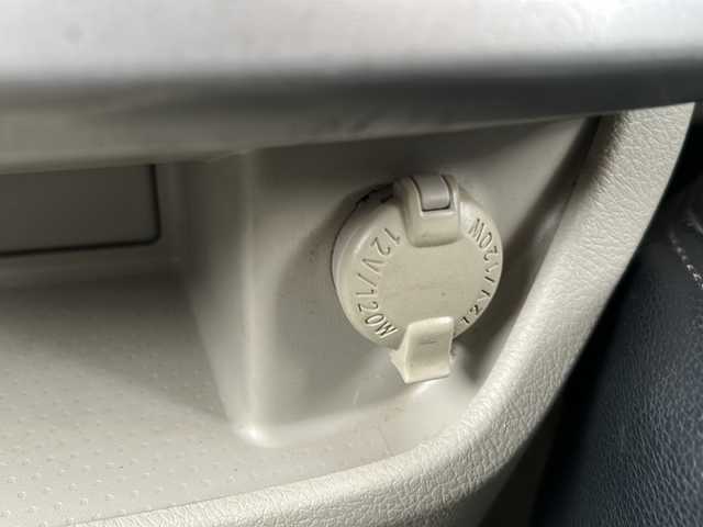 トヨタ ノア S Gエディション 東京都 2010(平22)年 10.8万km ホワイトパールクリスタルシャイン 純正HDDナビ/【フルセグ・DVD再生可・CD】/純正フリップダウンモニター/ETC/両側パワースライドドア/バックカメラ/ウォークスルー＆チップアップシート/純正フロアマット/純正16インチアルミホイール/オートライト/ABS