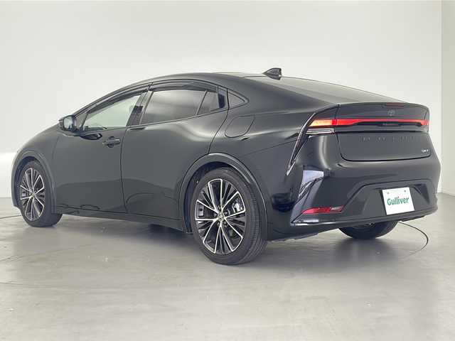 トヨタ プリウス Z 岐阜県 2023(令5)年 2.4万km アティチュードブラックマイカ 12.3インチディスプレイオーディオ/・AM/FM/・フルセグテレビ/・Bluetooth/・USB/・Miracast/トヨタセーフティセンス/・プリクラッシュセーフティ/・フロントクロストラフィックアラート（FCTA）/・レーンチェンジアシスト/・レーンディパーチャーアラート（LDA）/・レーダークルーズコントロール/・オートマチックハイビーム（AHB）/・ロードサインアシスト（RSA）/パノラマルーフ/レザーシート/・シートヒーター/・シートベンチレーション/デジタルインナーミラー/パノラミックビューモニター/革巻きステアリング/・ステアリングスイッチ/・ステアリングイーター/ワイヤレス充電/AC100Vコンセント