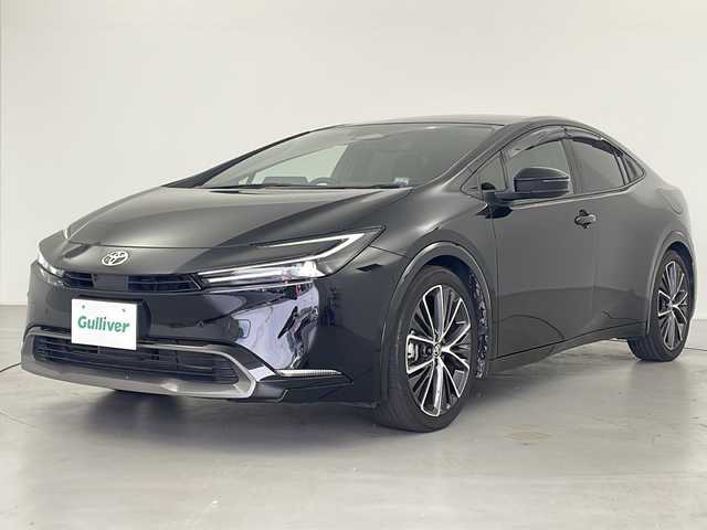 トヨタ プリウス Z 岐阜県 2023(令5)年 2.4万km アティチュードブラックマイカ 12.3インチディスプレイオーディオ/・AM/FM/・フルセグテレビ/・Bluetooth/・USB/・Miracast/トヨタセーフティセンス/・プリクラッシュセーフティ/・フロントクロストラフィックアラート（FCTA）/・レーンチェンジアシスト/・レーンディパーチャーアラート（LDA）/・レーダークルーズコントロール/・オートマチックハイビーム（AHB）/・ロードサインアシスト（RSA）/パノラマルーフ/レザーシート/・シートヒーター/・シートベンチレーション/デジタルインナーミラー/パノラミックビューモニター/革巻きステアリング/・ステアリングスイッチ/・ステアリングイーター/ワイヤレス充電/AC100Vコンセント