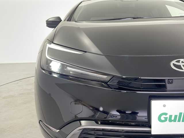 トヨタ プリウス Z 岐阜県 2023(令5)年 2.4万km アティチュードブラックマイカ 12.3インチディスプレイオーディオ/・AM/FM/・フルセグテレビ/・Bluetooth/・USB/・Miracast/トヨタセーフティセンス/・プリクラッシュセーフティ/・フロントクロストラフィックアラート（FCTA）/・レーンチェンジアシスト/・レーンディパーチャーアラート（LDA）/・レーダークルーズコントロール/・オートマチックハイビーム（AHB）/・ロードサインアシスト（RSA）/パノラマルーフ/レザーシート/・シートヒーター/・シートベンチレーション/デジタルインナーミラー/パノラミックビューモニター/革巻きステアリング/・ステアリングスイッチ/・ステアリングイーター/ワイヤレス充電/AC100Vコンセント