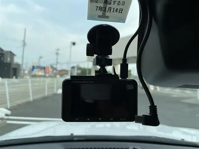 トヨタ ライズ Z 三重県 2020(令2)年 3.4万km シャイニングホワイトパール 登録時33141km/禁煙車/純正ナビ(AM/FM/CD/ワンセグ/BT)/前席シートヒーター/ＥＴＣ/前後ドラレコ/バックカメラ/オートライト/オートハイビーム/ＬＥＤ/レーダークルコン/レーンキープ/前後コーナーセンサー/プリクラッシュ/横滑り防止措置/プッシュスタート/スマートキー