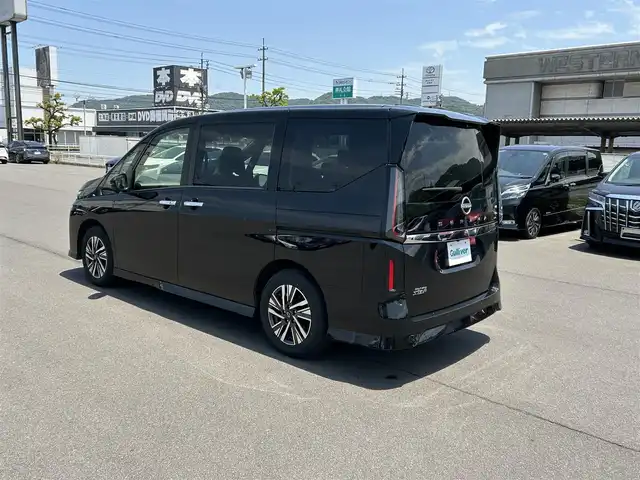 日産 セレナ ハイウェイスター V 岡山県 2023(令5)年 4.9万km ダイヤモンドブラック 12インチ純正ナビ/(AM.FM.TV.BT.HDMI)　/両側パワースライドドア　/アラウンドビューモニター　/衝突軽減ブレーキ　/バックカメラ　/クリアランスソナー　/ＭＴモード付ＡＴ　/レーダークルーズコントロール　/プロパイロット　/デジタルインナーミラー/16インチ純正AW