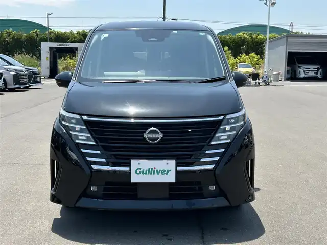 日産 セレナ ハイウェイスター V 岡山県 2023(令5)年 4.9万km ダイヤモンドブラック 12インチ純正ナビ/(AM.FM.TV.BT.HDMI)　/両側パワースライドドア　/アラウンドビューモニター　/衝突軽減ブレーキ　/バックカメラ　/クリアランスソナー　/ＭＴモード付ＡＴ　/レーダークルーズコントロール　/プロパイロット　/デジタルインナーミラー/16インチ純正AW