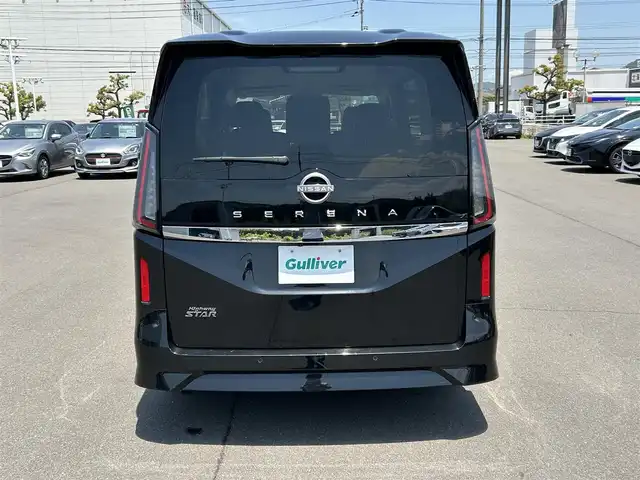 日産 セレナ ハイウェイスター V 岡山県 2023(令5)年 4.9万km ダイヤモンドブラック 12インチ純正ナビ/(AM.FM.TV.BT.HDMI)　/両側パワースライドドア　/アラウンドビューモニター　/衝突軽減ブレーキ　/バックカメラ　/クリアランスソナー　/ＭＴモード付ＡＴ　/レーダークルーズコントロール　/プロパイロット　/デジタルインナーミラー/16インチ純正AW