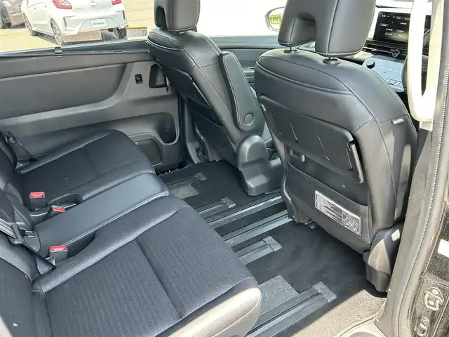 日産 セレナ ハイウェイスター V 岡山県 2023(令5)年 4.9万km ダイヤモンドブラック 12インチ純正ナビ/(AM.FM.TV.BT.HDMI)　/両側パワースライドドア　/アラウンドビューモニター　/衝突軽減ブレーキ　/バックカメラ　/クリアランスソナー　/ＭＴモード付ＡＴ　/レーダークルーズコントロール　/プロパイロット　/デジタルインナーミラー/16インチ純正AW