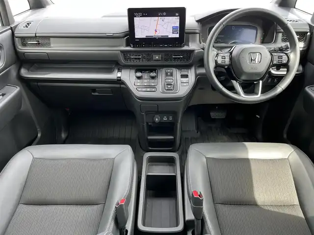 ホンダ ステップワゴン スパーダ eHEV 奈良県 2023(令5)年 1.4万km プラチナホワイトパール 純正９インチナビ　/フルセグＴＶ　/フリップダウンモニター　/BT/CD/DVD/SD/両側パワースライドドア　/追従型クルーズコントロール　/バックカメラ　/ビルトインＥＴＣ　/ハーフレザーシート　/シートヒーター　/前後コーナーセンサー/ターボ付き/スマートキー/純正16インチアルミホイール/純正フロアマット/衝突被害軽減システム/LEDヘッドライト