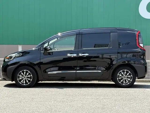 トヨタ シエンタ Z 千葉県 2024(令6)年 1万km ブラック 純正ディスプレイオーディオ　10.5インチ/　(フルセグTV/Bluetooth)/前後コーナーセンサー/両側パワースライド/クルーズコントロール　追従走行　有/パノラミックビューモニター/ブラインドスポットモニター/バックカメラ/ドライブレコーダー/ETC2.0/純正LEDヘッドライト/純正フロアマット/オートライト/プッシュエンジンスタート/スマートキー