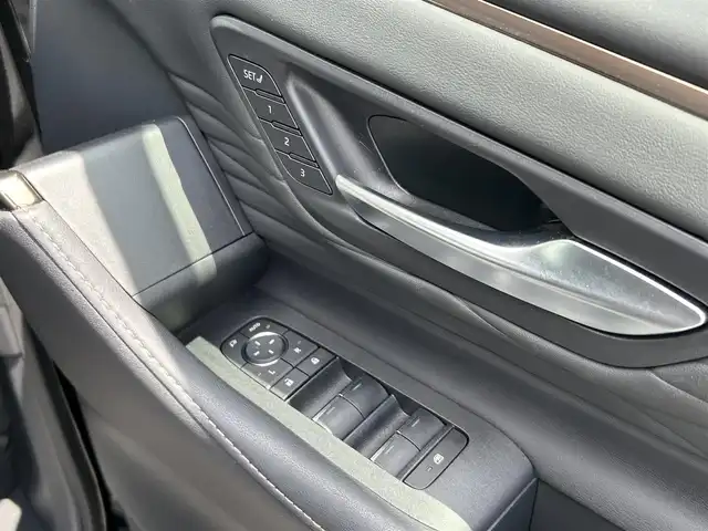 トヨタ アルファード Z 群馬県 2024(令6)年 1万km ブラック ワンオーナー/メーカーOPナビ/（Bluetooth/USB/HDMI/フルセグ）/バックカメラ/アラウンドビューモニター/ブラインドスポットモニター/Toyota Safety Sense/・プリクラッシュセーフティ/・レーントレーシングアシスト/・レーンディパーチャーアラート/・レーダークルーズコントロール/・アダプティブハイビームシステム/・オートマチックハイビーム/・ロードサインアシスト/・ドライバー異常時対応システム/・プロアクティブドライビングアシスト/・発進遅れ告知機能/・緊急時操舵支援（アクティブ操舵機能付）/・フロントクロストラフィックアラート/・レーンチェンジアシスト/サンルーフ/レザーシート/前席パワーシート/前席/2列目エアーシート/両側パワースライドドア/ビルトインETC/置くだけ充電/革巻きステアリング/ステアリングスイッチ/前後ドライブレコーダー/前後コーナーセンサー/純正18インチAW/スペアキー×1
