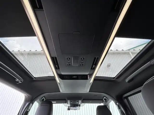 トヨタ アルファード Z 群馬県 2024(令6)年 1万km ブラック ワンオーナー/メーカーOPナビ/（Bluetooth/USB/HDMI/フルセグ）/バックカメラ/アラウンドビューモニター/ブラインドスポットモニター/Toyota Safety Sense/・プリクラッシュセーフティ/・レーントレーシングアシスト/・レーンディパーチャーアラート/・レーダークルーズコントロール/・アダプティブハイビームシステム/・オートマチックハイビーム/・ロードサインアシスト/・ドライバー異常時対応システム/・プロアクティブドライビングアシスト/・発進遅れ告知機能/・緊急時操舵支援（アクティブ操舵機能付）/・フロントクロストラフィックアラート/・レーンチェンジアシスト/サンルーフ/レザーシート/前席パワーシート/前席/2列目エアーシート/両側パワースライドドア/ビルトインETC/置くだけ充電/革巻きステアリング/ステアリングスイッチ/前後ドライブレコーダー/前後コーナーセンサー/純正18インチAW/スペアキー×1
