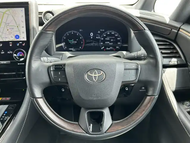 トヨタ アルファード Z 群馬県 2024(令6)年 1万km ブラック ワンオーナー/メーカーOPナビ/（Bluetooth/USB/HDMI/フルセグ）/バックカメラ/アラウンドビューモニター/ブラインドスポットモニター/Toyota Safety Sense/・プリクラッシュセーフティ/・レーントレーシングアシスト/・レーンディパーチャーアラート/・レーダークルーズコントロール/・アダプティブハイビームシステム/・オートマチックハイビーム/・ロードサインアシスト/・ドライバー異常時対応システム/・プロアクティブドライビングアシスト/・発進遅れ告知機能/・緊急時操舵支援（アクティブ操舵機能付）/・フロントクロストラフィックアラート/・レーンチェンジアシスト/サンルーフ/レザーシート/前席パワーシート/前席/2列目エアーシート/両側パワースライドドア/ビルトインETC/置くだけ充電/革巻きステアリング/ステアリングスイッチ/前後ドライブレコーダー/前後コーナーセンサー/純正18インチAW/スペアキー×1