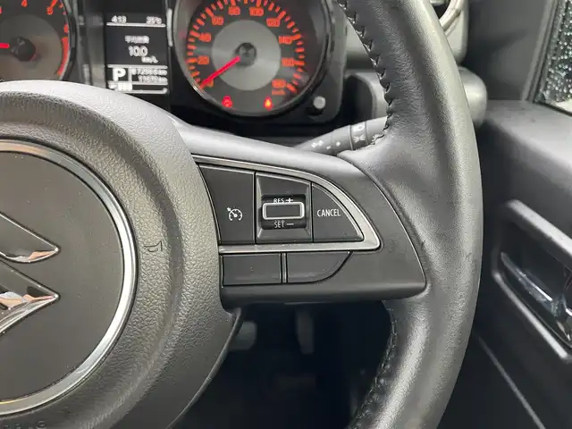 スズキ ジムニー シエラ JC 滋賀県 2020(令2)年 1.2万km ミディアムグレー 禁煙車/純正ナビ（ＣＤ／ＤＶＤ／Ｂｌｕｅｔｏｏｔｈ／ＳＤ／フルセグ）/クルーズコントロール/スズキセーフティサポート/ＬＥＤヘッドライト/ダウンヒルアシスト/前席シートヒーター/ヘッドライトウォッシャー/純正アルミ/トランスファーレバー/バックカメラ/ヒーテッドドアミラー/純正フロアマット