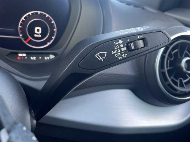 アウディ Ｑ２ 30TFSIスポーツ 東京都 2020(令2)年 2.9万km ミトスブラックメタリック ドライバーアシスト/ACC/パーキングエイド/距離警告/Audiプレセンス/Audiアクティブレーンアシスト/レインセンサー/純正メモリーナビ/バックカメラ/フルセグ/Apple Car Play/Android Auto/LEDヘッドライト/AHB/オートホールド/パワーリアゲート/ETC2.0/パドルシフト/シートヒーター/アドバンストキー/プッシュスタート