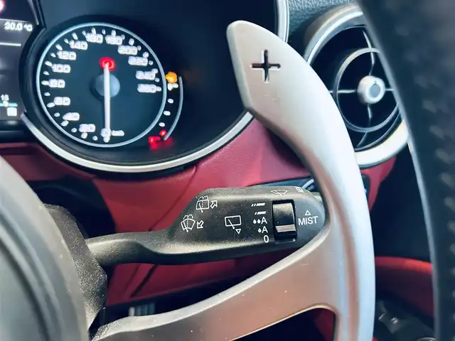 アルファロメオ ステルヴィオ 2.2ターボ ディーゼルQ4 スプリント 大阪府 2021(令3)年 1.9万km グレー 赤革/パワーシート/Dシートメモリ/シートヒーター/ステアリングヒーター/純正ナビ/TV/バックカメラ/applecarplay/ACC/純正18インチAW/HIDヘッドライト/電動リアゲート/ワイヤレス充電/ブラインドスポット/パドルシフト