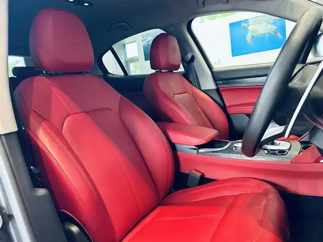 アルファロメオ ステルヴィオ 2.2ターボ ディーゼルQ4 スプリント 大阪府 2021(令3)年 1.9万km グレー 赤革/パワーシート/Dシートメモリ/シートヒーター/ステアリングヒーター/純正ナビ/TV/バックカメラ/applecarplay/ACC/純正18インチAW/HIDヘッドライト/電動リアゲート/ワイヤレス充電/ブラインドスポット/パドルシフト