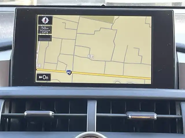 レクサス ＮＸ 300h Iパッケージ 福岡県 2015(平27)年 7.8万km スターライトブラックガラスフレーク 純正ナビ（BLUETOOTH/ワンセグ/CD/DVD/AUX）/全方位カメラ/バックカメラ/サイドカメラ/フロントカメラ/追従型クルーズコントロール/LEDヘッドライト/オートライト/レザーシート/シートメモリー/DN席パワーシート/DN席シートヒーター/ステアリングヒーター/純正18インチAW/BSM/車両接近通報装置/ブレーキホールド/横滑り防止装置/衝突軽減システム/盗難防止装置/コーナーセンサー/アイドリングストップ/パドルシフト/USB入力端子/スマートキー/ETC/保証書