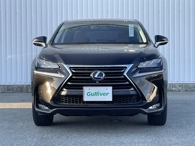 レクサス ＮＸ 300h Iパッケージ 福岡県 2015(平27)年 7.8万km スターライトブラックガラスフレーク 純正ナビ（BLUETOOTH/ワンセグ/CD/DVD/AUX）/全方位カメラ/バックカメラ/サイドカメラ/フロントカメラ/追従型クルーズコントロール/LEDヘッドライト/オートライト/レザーシート/シートメモリー/DN席パワーシート/DN席シートヒーター/ステアリングヒーター/純正18インチAW/BSM/車両接近通報装置/ブレーキホールド/横滑り防止装置/衝突軽減システム/盗難防止装置/コーナーセンサー/アイドリングストップ/パドルシフト/USB入力端子/スマートキー/ETC/保証書