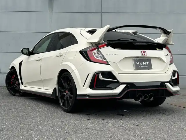 ホンダ シビック タイプR 千葉県 2021(令3)年 4.6万km チャンピオンシップホワイト 1オーナー/ホンダセンシング/・衝突軽減ブレーキ/レーンキープアシスト/・レーダークルーズコントロール/オートハイビーム/・先行車発進お知らせ/標識認識機能/純正7インチナビ(VXM-214VFi)/・フルセグ/BT/DVD/CD/バックカメラ/ETC2.0/LEDヘッドライト/オートライト/フォグライト/電動パーキングブレーキ/ブレーキホールド/専用スポーツシート/専用フロアマット/Bremboレッドキャリパー/純正20インチAW/電動格納/ウィンカーミラー