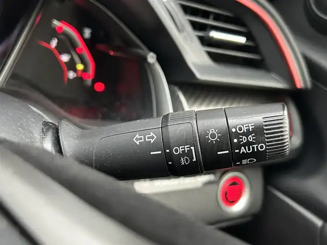 ホンダ シビック タイプR 千葉県 2021(令3)年 4.6万km チャンピオンシップホワイト 1オーナー/ホンダセンシング/・衝突軽減ブレーキ/レーンキープアシスト/・レーダークルーズコントロール/オートハイビーム/・先行車発進お知らせ/標識認識機能/純正7インチナビ(VXM-214VFi)/・フルセグ/BT/DVD/CD/バックカメラ/ETC2.0/LEDヘッドライト/オートライト/フォグライト/電動パーキングブレーキ/ブレーキホールド/専用スポーツシート/専用フロアマット/Bremboレッドキャリパー/純正20インチAW/電動格納/ウィンカーミラー