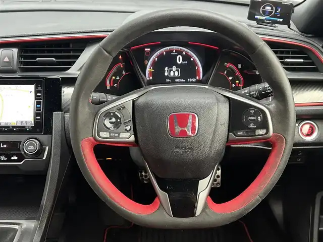 ホンダ シビック タイプR 千葉県 2021(令3)年 4.6万km チャンピオンシップホワイト 1オーナー/ホンダセンシング/・衝突軽減ブレーキ/レーンキープアシスト/・レーダークルーズコントロール/オートハイビーム/・先行車発進お知らせ/標識認識機能/純正7インチナビ(VXM-214VFi)/・フルセグ/BT/DVD/CD/バックカメラ/ETC2.0/LEDヘッドライト/オートライト/フォグライト/電動パーキングブレーキ/ブレーキホールド/専用スポーツシート/専用フロアマット/Bremboレッドキャリパー/純正20インチAW/電動格納/ウィンカーミラー