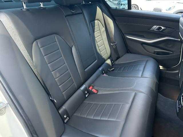 ＢＭＷ ３２０ｄ xDrive Mスポーツ 埼玉県 2020(令2)年 4.5万km アルピンホワイトⅢ ワンオーナー　/黒革シート　/純正ナビ　/ACC　/ハイラインパッケージ　/コンフォートパッケージ　/フルセグTV　/全周囲カメラ　/ドライブレコーダー　/ETC