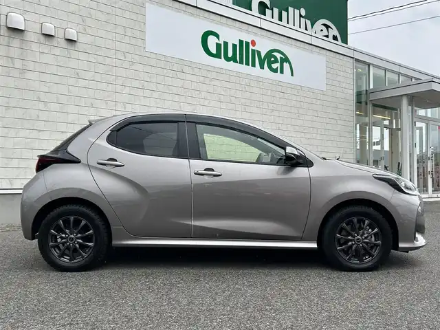 トヨタ ヤリス ハイブリッド G 山形県 2020(令2)年 2.7万km アバンギャルドブロンズメタリック ワンオーナー/4WD/純正ディスプレイオーディオ/Bluetooth接続/バックカメラ/ETC2.0/レーダークルーズコントロール/プリクラッシュセーフティシステム/レーンキープアシスト/オートマチックハイビーム/ステアリングスイッチ/純正バイザー/スペアキー/取扱説明書/保証書/サマータイヤ車載（185/60/15）