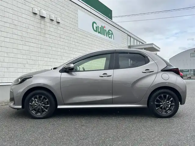 トヨタ ヤリス ハイブリッド G 山形県 2020(令2)年 2.7万km アバンギャルドブロンズメタリック ワンオーナー/4WD/純正ディスプレイオーディオ/Bluetooth接続/バックカメラ/ETC2.0/レーダークルーズコントロール/プリクラッシュセーフティシステム/レーンキープアシスト/オートマチックハイビーム/ステアリングスイッチ/純正バイザー/スペアキー/取扱説明書/保証書/サマータイヤ車載（185/60/15）
