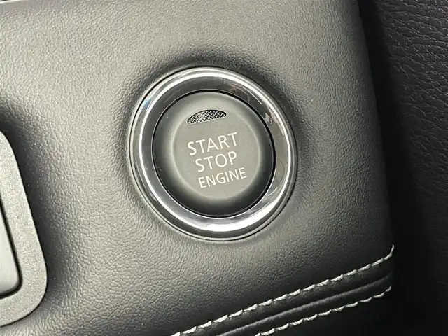 三菱 デリカＤ：５ シャモニー 埼玉県 2025(令7)年 0.1千km 白Ⅱ 登録済未使用車　マルチアラウンドモニター　ＢＳＭ　レーダークルーズコントロール　シートヒーター　ステアリングヒーター　パドルシフト　ハーフレザー　純正アルミホイール　オートライト　ＬＥＤヘッドライト