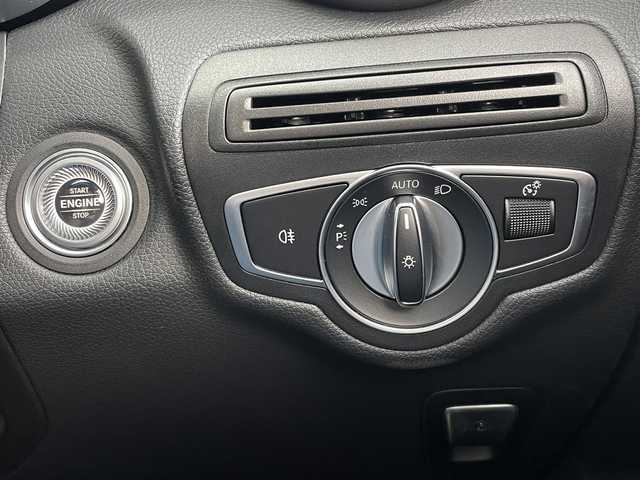 メルセデス・ベンツ ＧＬＣ２２０ d 4マチック クーペ AMGライン 東京都 2019(令1)年 2.9万km オブシディアンブラック 純正ナビ/フルセグTV/Bluetooth接続/360°カメラ/ガラスサンルーフ/ハーフレザーシート/電動パワーシート/シートヒーター/デジタルインナーミラー/前後ドライブレコーダー/アダプティブクルーズコントロール/ブラインドスポットモニター/レーンキープアシスト/衝突被害軽減ブレーキ/パナメーラグリル(社外)/AMGフロアマット/パワーバックドア/ETC