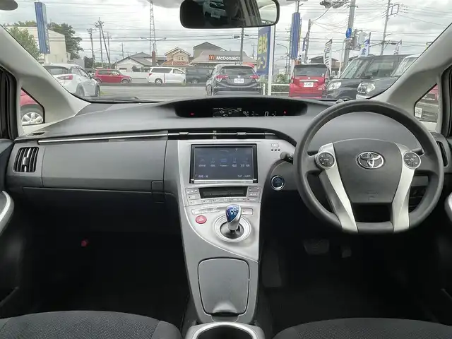 トヨタ プリウス S ツーリングセレクション 群馬県 2014(平26)年 10.6万km ブラック (株)IDOMが運営する【じしゃロン伊勢崎店】の自社ローン専用車両になりますこちらは現金またはオートローンご利用時の価格です。自社ローンご希望の方は別途その旨お申付け下さい/純正SDナビゲーション/バックカメラ/CD/DVD/SD/BT/DTV/オートライト/LEDヘッドライト/ETC/フォグライト/純正フロアマット/ドアバイザー
