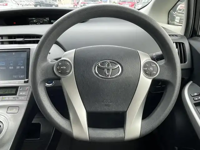 トヨタ プリウス S ツーリングセレクション 群馬県 2014(平26)年 10.6万km ブラック (株)IDOMが運営する【じしゃロン伊勢崎店】の自社ローン専用車両になりますこちらは現金またはオートローンご利用時の価格です。自社ローンご希望の方は別途その旨お申付け下さい/純正SDナビゲーション/バックカメラ/CD/DVD/SD/BT/DTV/オートライト/LEDヘッドライト/ETC/フォグライト/純正フロアマット/ドアバイザー