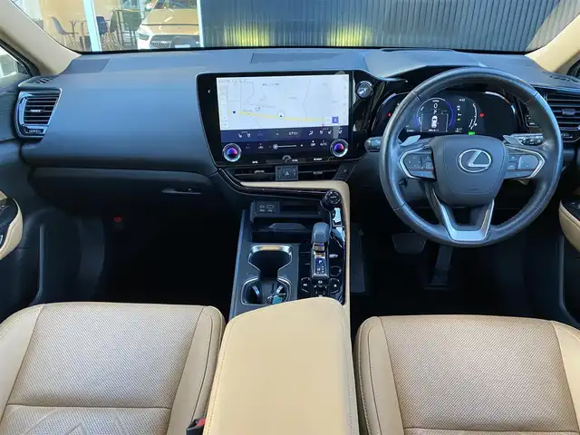 レクサス ＮＸ 350h バージョンL 福岡県 2023(令5)年 3.4万km グラファイトブラックガラスフレーク パノラマスライディングルーフ/レクサスセーフティシステム+/茶革シート/前席ベンチレーション/全席シートヒーター/ハンドルヒーター/ステアリングスイッチ/パドルシフト/純正ナビ　/全方位カメラ/Bluetooth/パワーバックドア/LEDヘッドライト/オートハイビーム/前後ドライブレコーダー/純正20インチアルミホイール/ETC2.0/取扱説明書/保証書