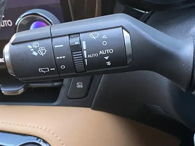 レクサス ＮＸ 350h バージョンL 福岡県 2023(令5)年 3.4万km グラファイトブラックガラスフレーク パノラマスライディングルーフ/レクサスセーフティシステム+/茶革シート/前席ベンチレーション/全席シートヒーター/ハンドルヒーター/ステアリングスイッチ/パドルシフト/純正ナビ　/全方位カメラ/Bluetooth/パワーバックドア/LEDヘッドライト/オートハイビーム/前後ドライブレコーダー/純正20インチアルミホイール/ETC2.0/取扱説明書/保証書