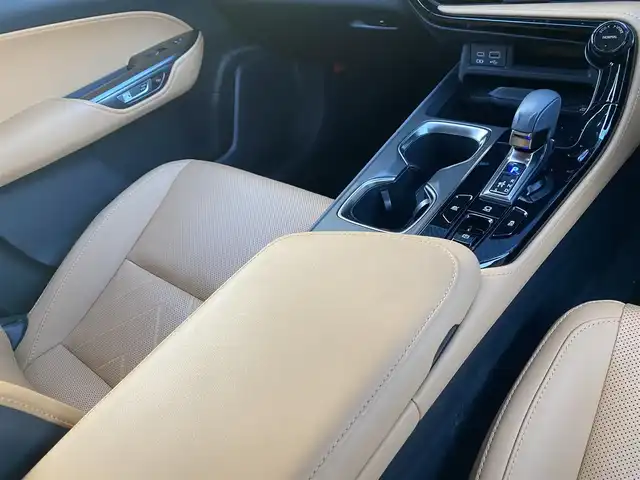 レクサス ＮＸ 350h バージョンL 福岡県 2023(令5)年 3.4万km グラファイトブラックガラスフレーク パノラマスライディングルーフ/レクサスセーフティシステム+/茶革シート/前席ベンチレーション/全席シートヒーター/ハンドルヒーター/ステアリングスイッチ/パドルシフト/純正ナビ　/全方位カメラ/Bluetooth/パワーバックドア/LEDヘッドライト/オートハイビーム/前後ドライブレコーダー/純正20インチアルミホイール/ETC2.0/取扱説明書/保証書
