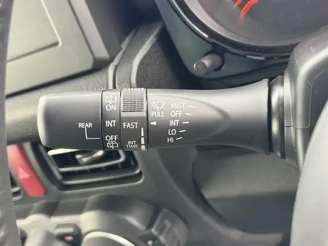 スズキ ジムニー ノマド FC 愛知県 2025(令7)年 0.1千km 白 登録済未使用車/登録時走行距離38km/4WD/デュアルカメラブレーキサポート/革巻きステアリング/ステアリングリモコン/アダプティブクルーズコントロール/前席シートヒーター/LEDヘッドライト/フォグランプ/純正15インチアルミホイール