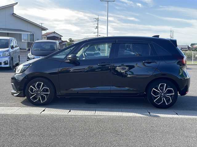 ホンダ フィット ホーム 香川県 2020(令2)年 7.6万km クリスタルブラックパール 純正8インチHonda　CONNECTナビ/フルセグテレビ/CD／DVD再生機能/バックカメラ/前後ドライブレコーダー/前後コーナーセンサー/LEDヘッドライト/ワイパーデアイサ―/ETC/スペアキー