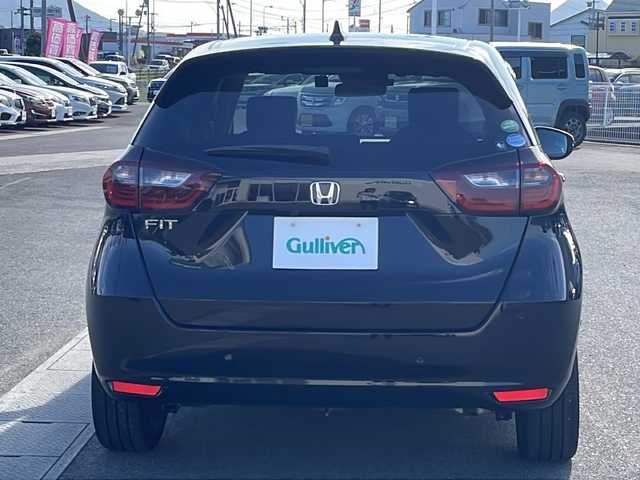 ホンダ フィット ホーム 香川県 2020(令2)年 7.6万km クリスタルブラックパール 純正8インチHonda　CONNECTナビ/フルセグテレビ/CD／DVD再生機能/バックカメラ/前後ドライブレコーダー/前後コーナーセンサー/LEDヘッドライト/ワイパーデアイサ―/ETC/スペアキー
